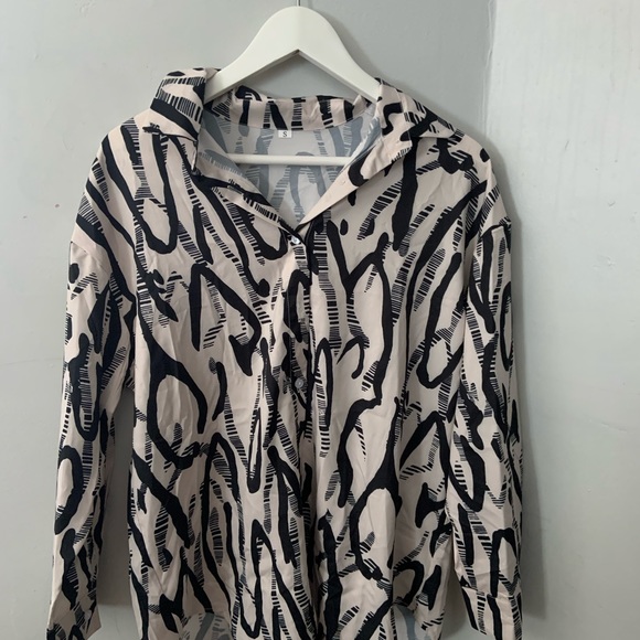 Patterned button up blouse - Picture 2 of 2